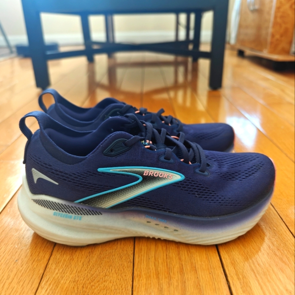 Brooks Women's Athletic Shoes - Navy and Aqua